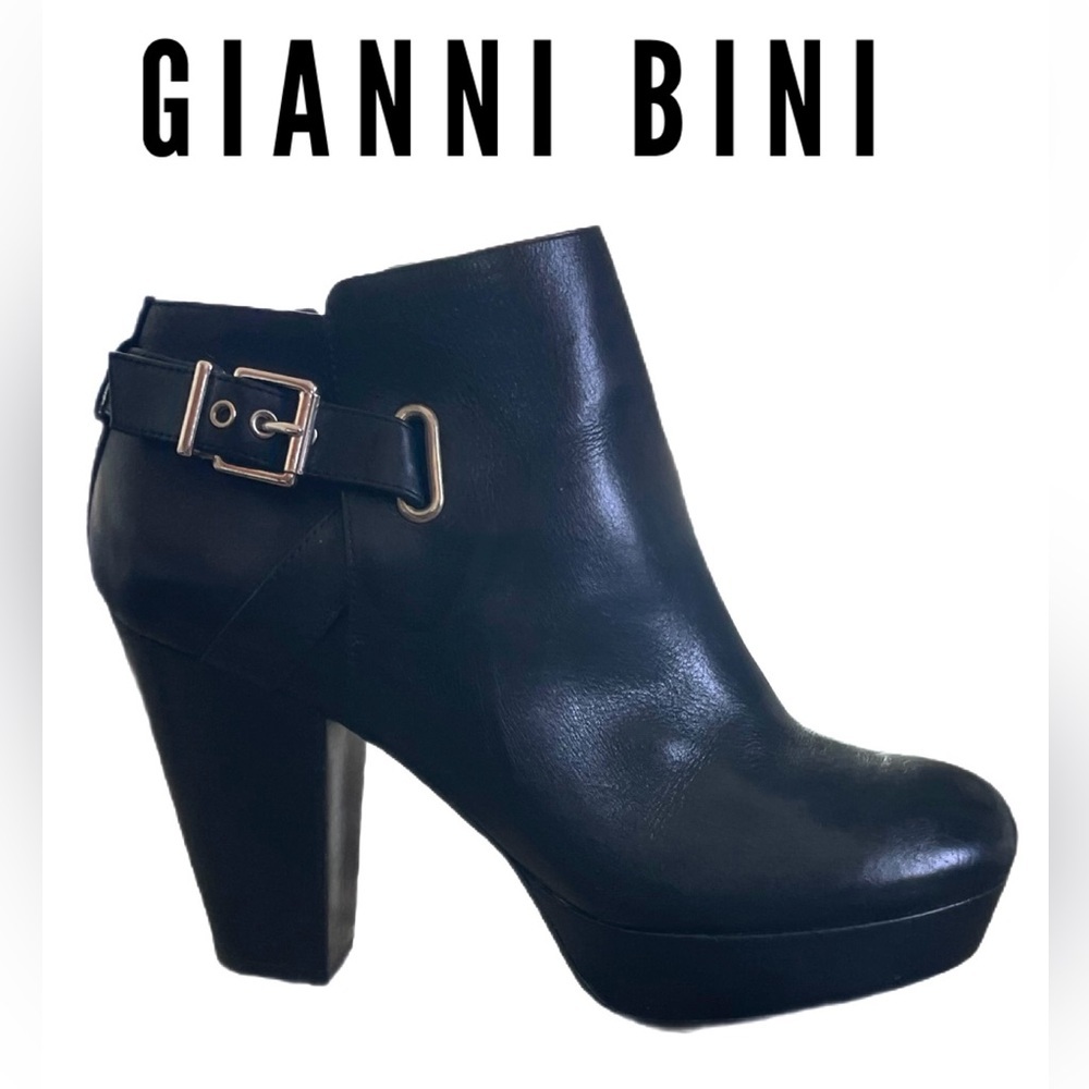New Gianni Bini Black Chunky Buckle Hidden Platform Ankle Boot Size 9.5